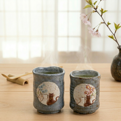Kutani Yunomi Cup Pair — Iroe Yū Cat & Moon Hidamari Tea Set (view 2)