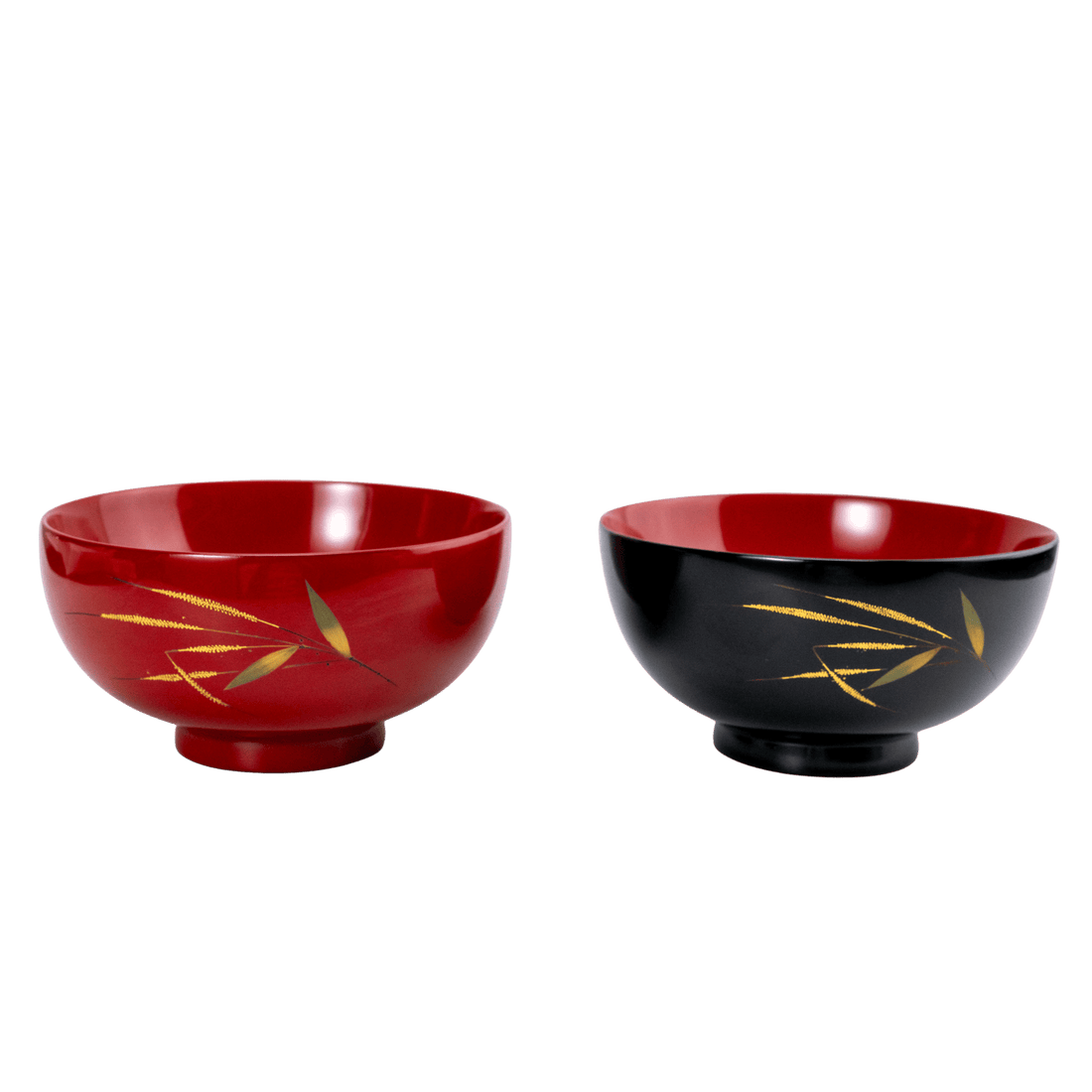 Pair of Wajima-nuri lacquer bowls decorated with gold bamboo maki-e.
