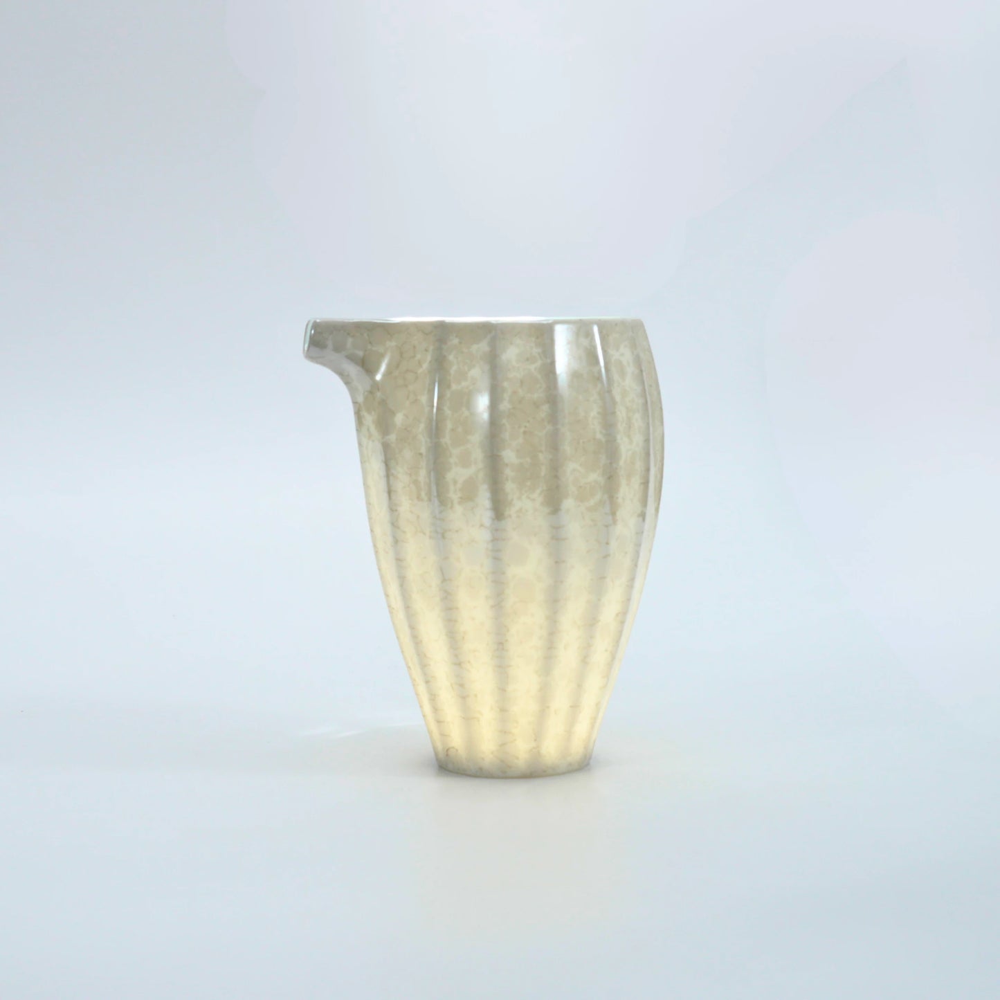 Mino Ware Champagne Luster Sake Set | Katakuchi & Cup, Red or White Porcelain — view 2
