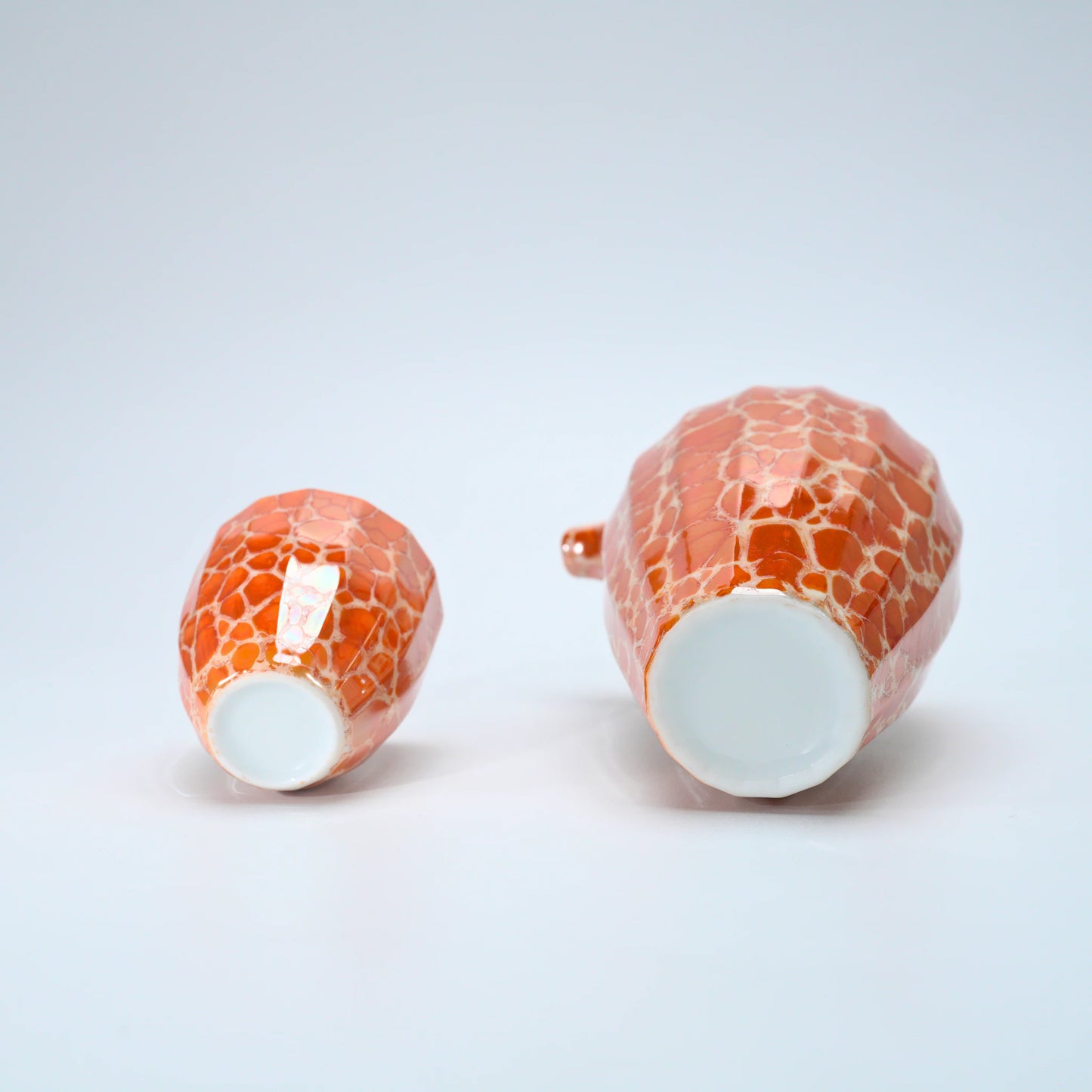 Mino Ware Champagne Luster Sake Set | Katakuchi & Cup, Red or White Porcelain — view 6