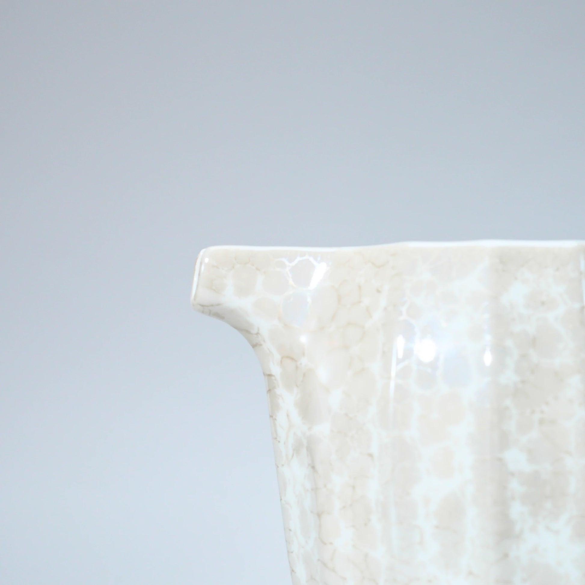 Mino Ware Champagne Luster Sake Set | Katakuchi & Cup, Red or White Porcelain — view 9