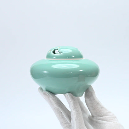 Vintage 1977 Fukagawa Seiji Celadon Incense Burner Koro — Arita — view 1