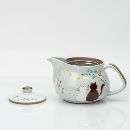 Kutani Cat Teapot with Strainer, Hand-Painted Hidamari, Japanese Ceramic 360ml