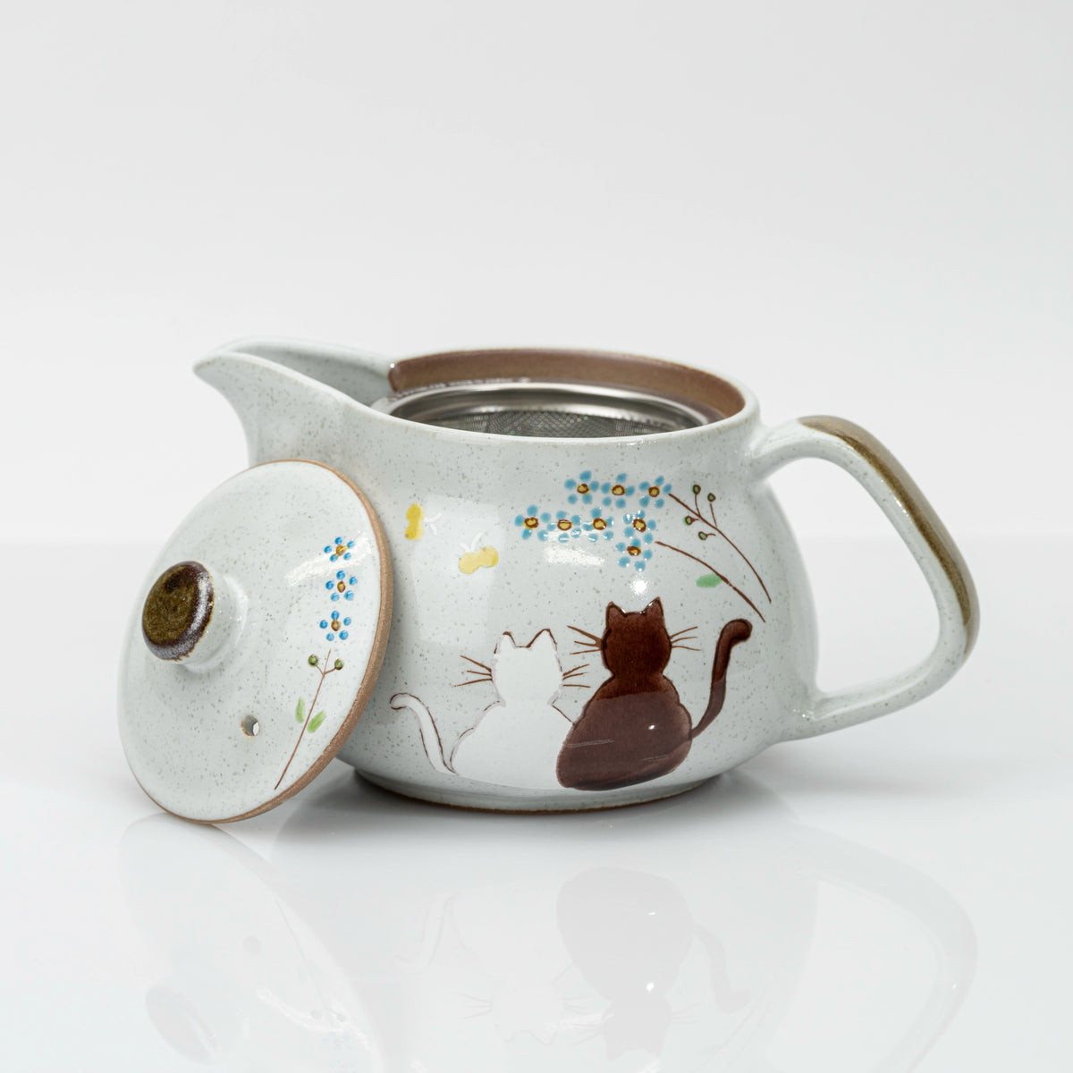 Kutani Cat Teapot with Strainer, Hand-Painted Hidamari, Japanese Ceramic 360ml