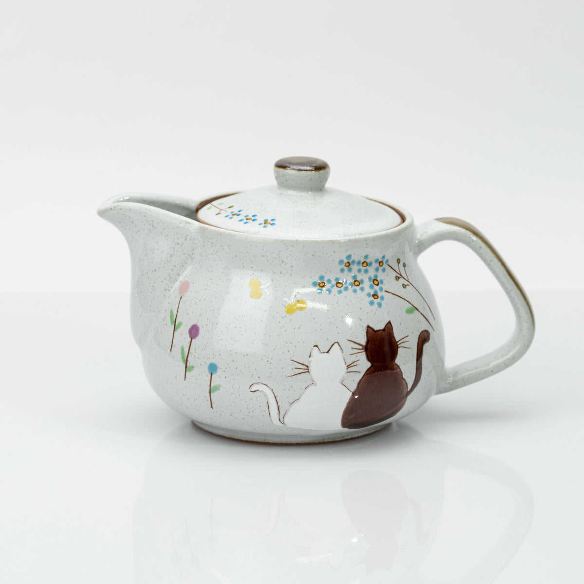 Kutani Cat Teapot with Strainer, Hand-Painted Hidamari, Japanese Ceramic 360ml