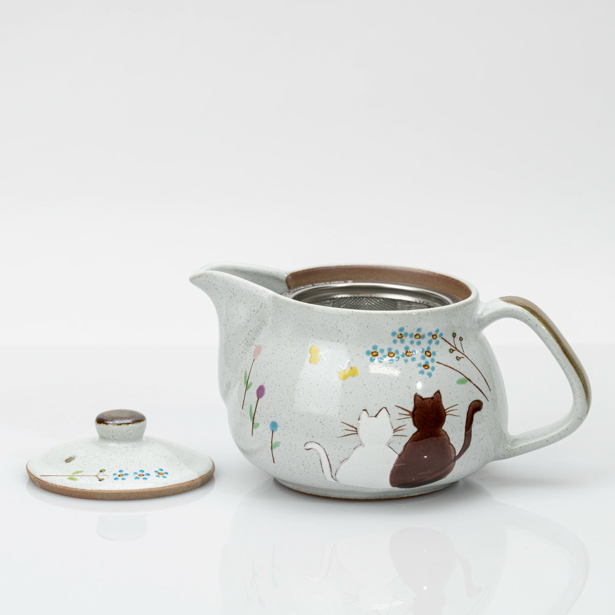 Kutani Cat Teapot with Strainer, Hand-Painted Hidamari, Japanese Ceramic 360ml