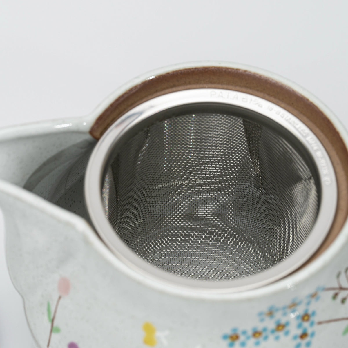 Kutani Cat Teapot with Strainer, Hand-Painted Hidamari, Japanese Ceramic 360ml