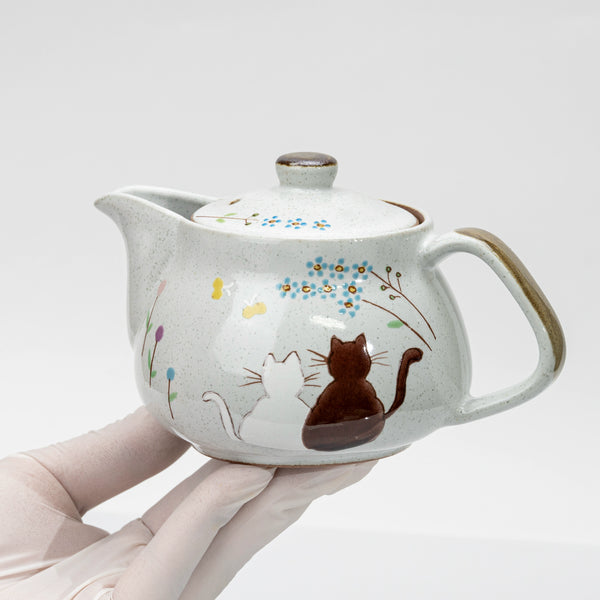Kutani Cat Teapot with Strainer, Hand-Painted Hidamari, Japanese Ceramic 360ml