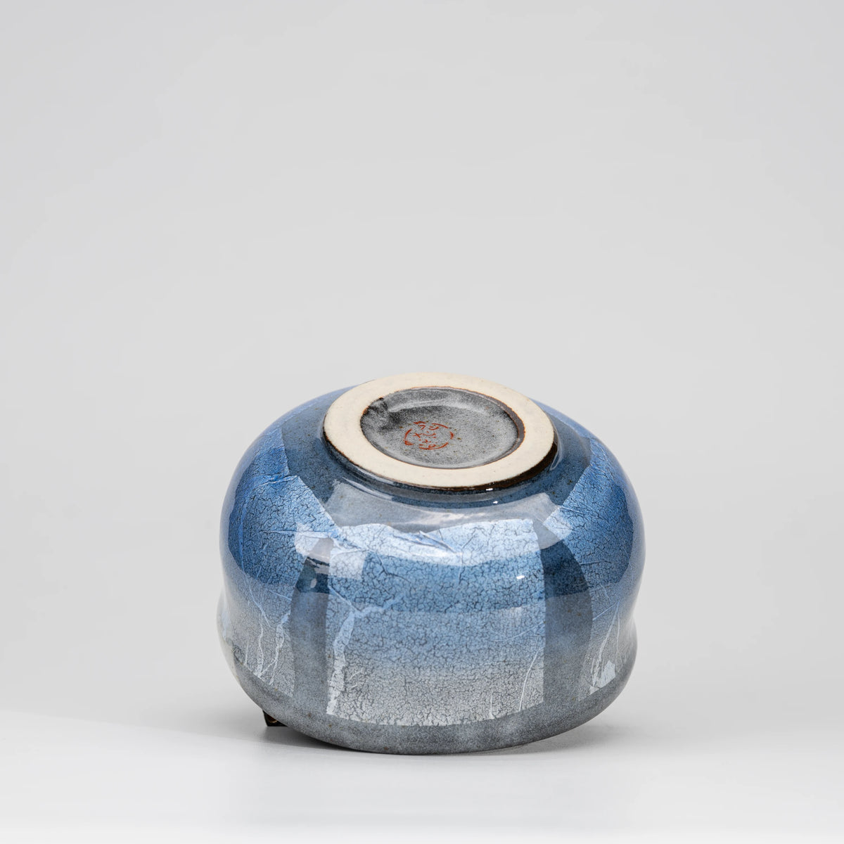 Blue ginsai matcha bowl, underside and foot.