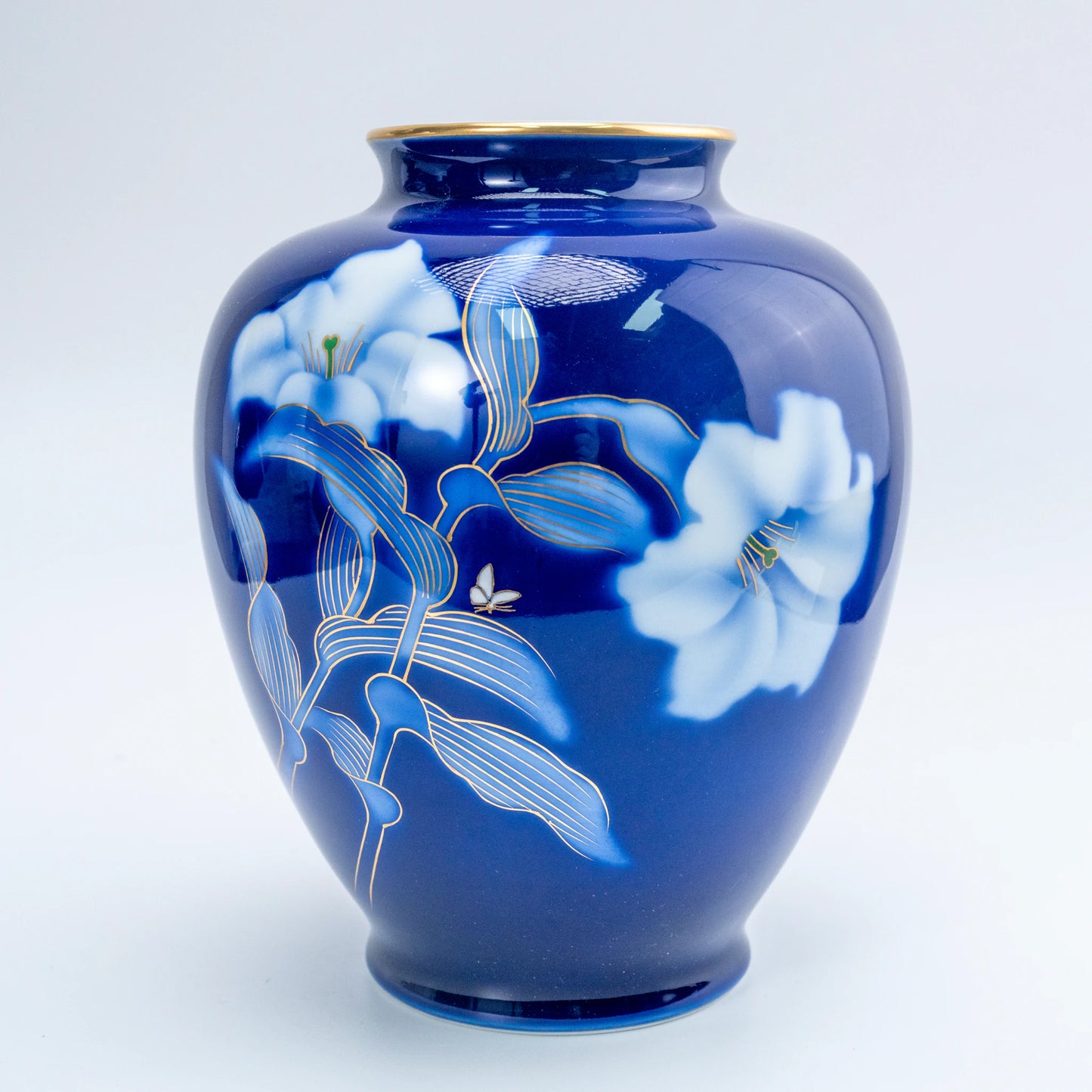 Vintage Fukagawa Seiji Ruri kobaltblaue Vase – Lilie & Schmetterling Sometsuke, Arita-Porzellan-Kabin (Ansicht 7)