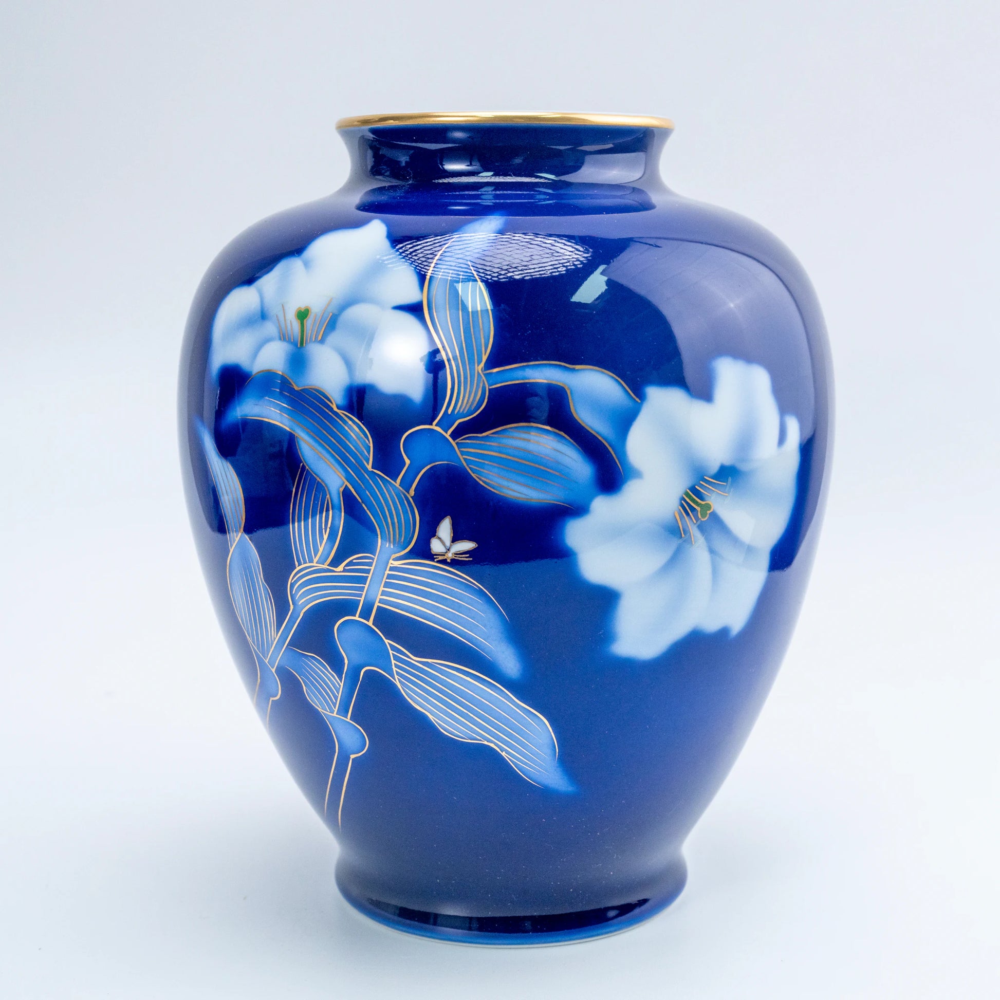 Vintage Fukagawa Seiji Ruri kobaltblaue Vase – Lilie & Schmetterling Sometsuke, Arita-Porzellan-Kabin (Ansicht 7)