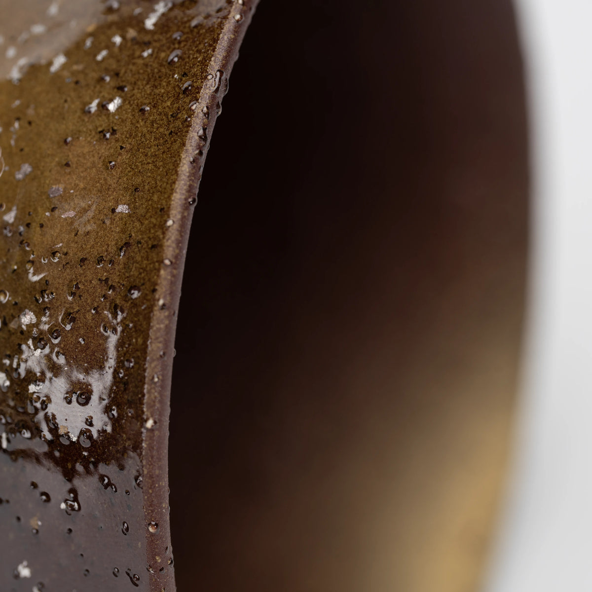 Lilac ginsai mug, rim and interior detail.