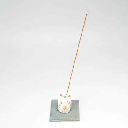 Handmade Ceramic Cat Incense Holder — Kawaii Mino-ware Neko Stick Stand with Dish