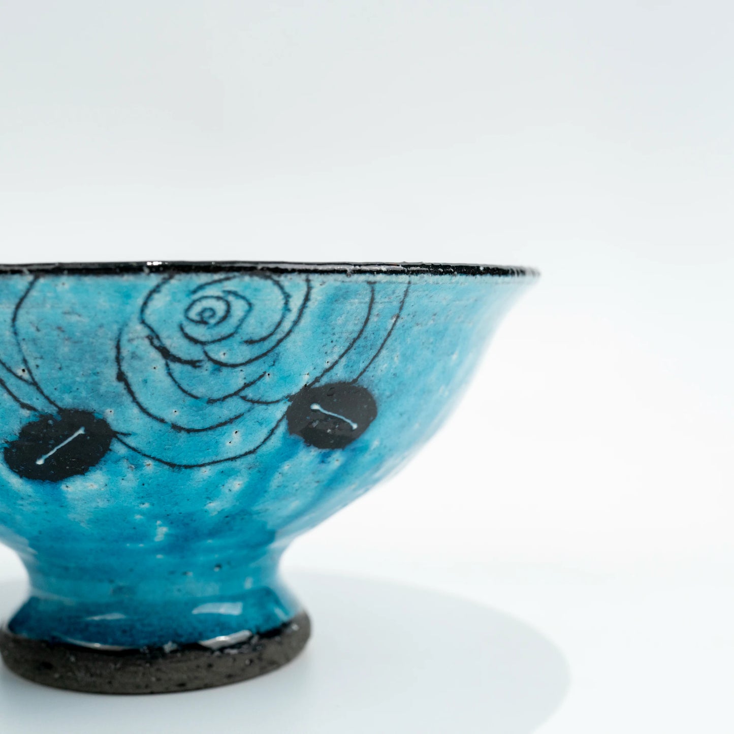 Cuenco de postre de Seto-yaki con rosa tallada Aibana añil de Setsugekka, 14,5 cm (vista 5)