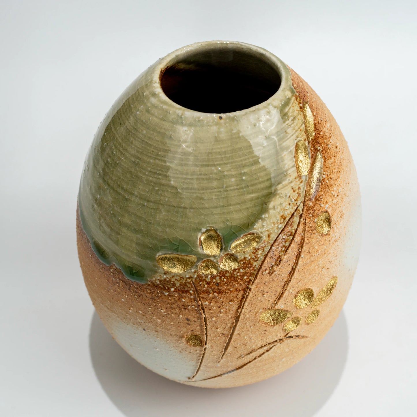 Top angled view of Shigaraki Meiyo pottery vase