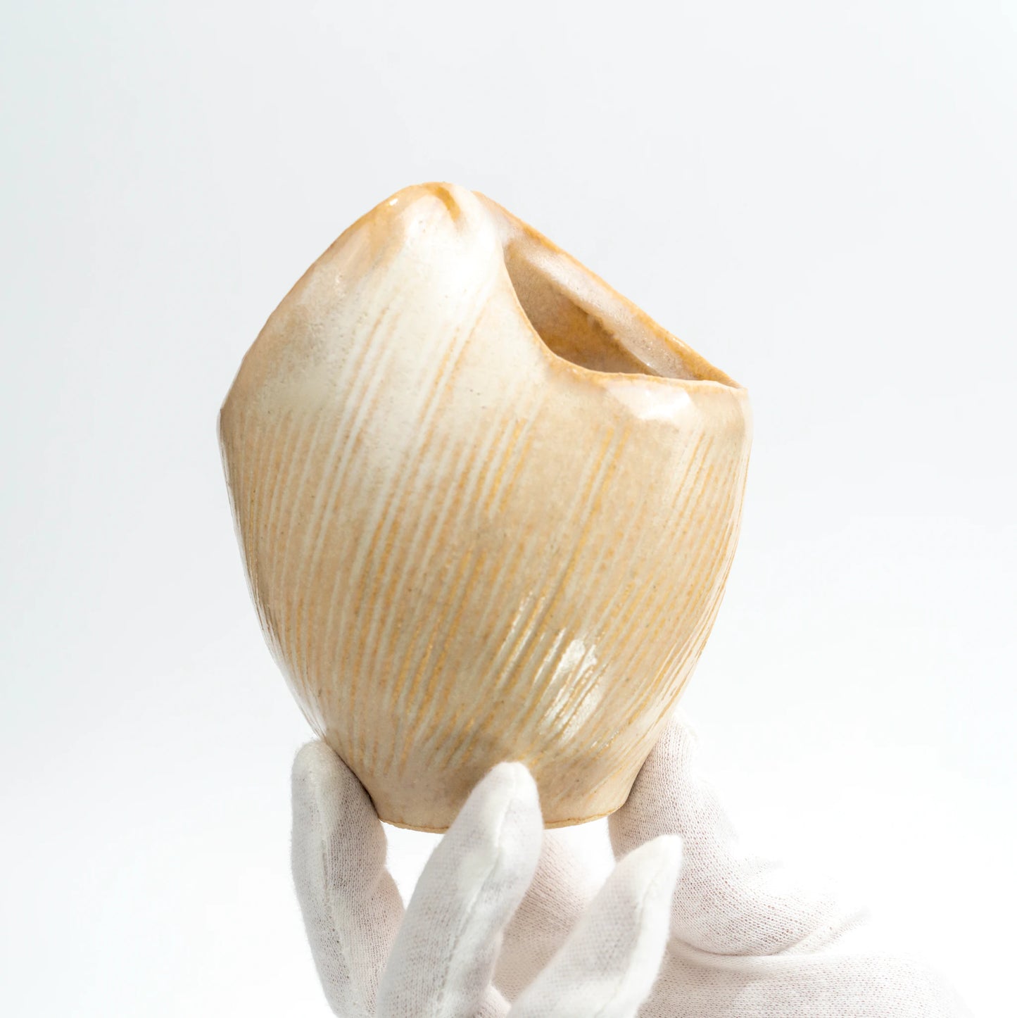 Shigaraki Hechimon Flower Vase — Handmade Stoneware Ikebana Bud Vase, 11 cm