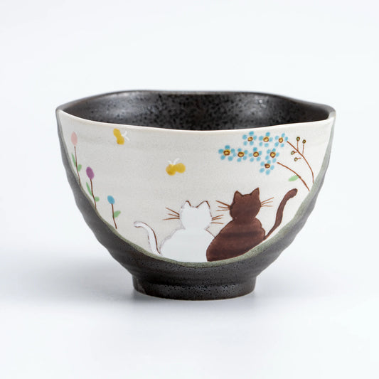 Kutani Hidamari small donburi bowl with hand-painted rabbit motif, front view