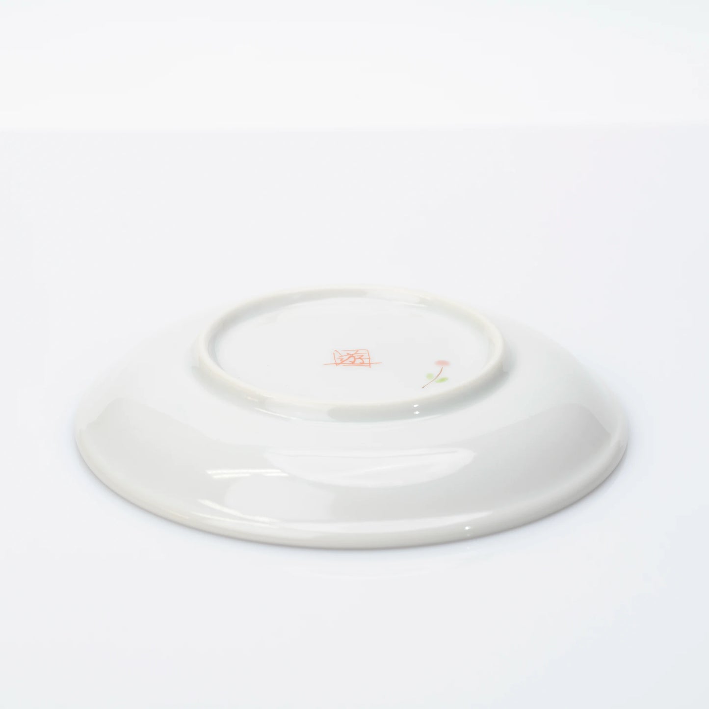 Underside of Hidamari Cats Kutani porcelain plate