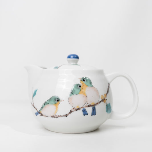 Kutani bird kyusu teapot with stainless steel strainer in Japanese porcelain