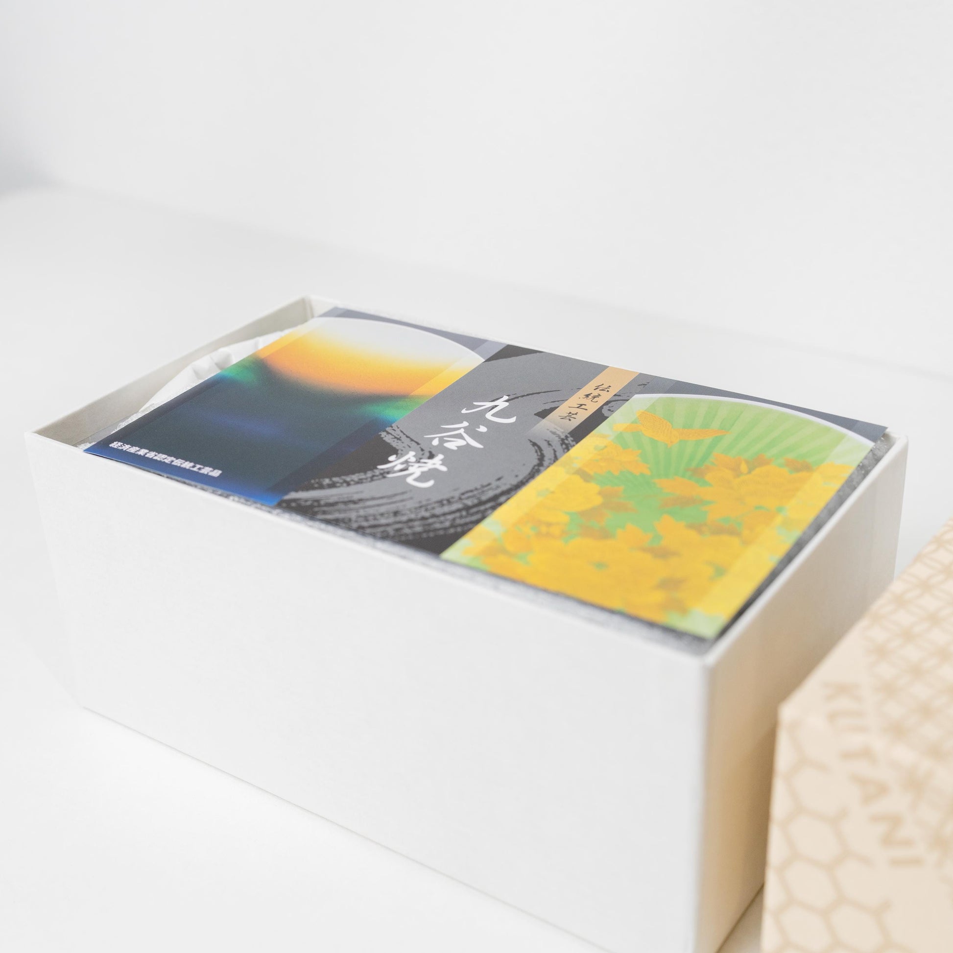 Gift box and packaging for Kutani bird mug pair