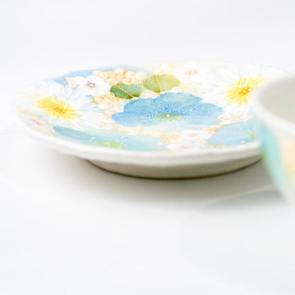 Side profile of Seto floral saucer