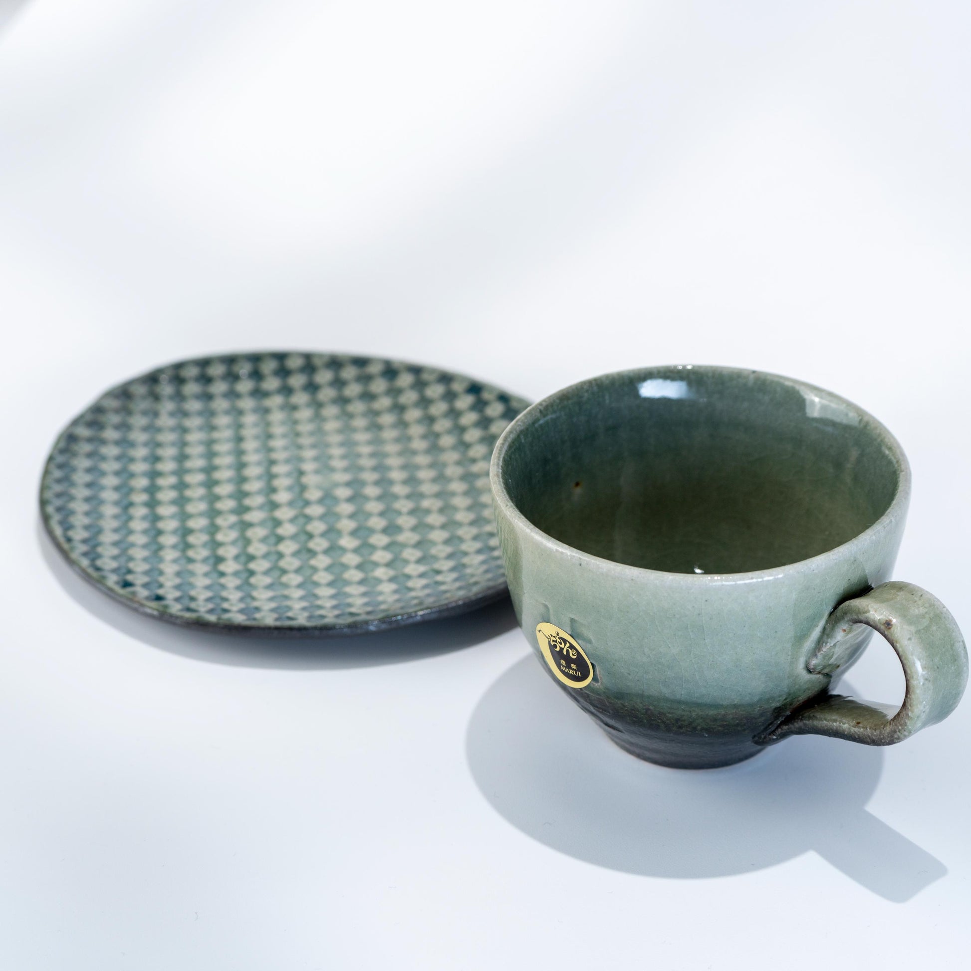 Full display of Shigaraki coffee cup and saucer set