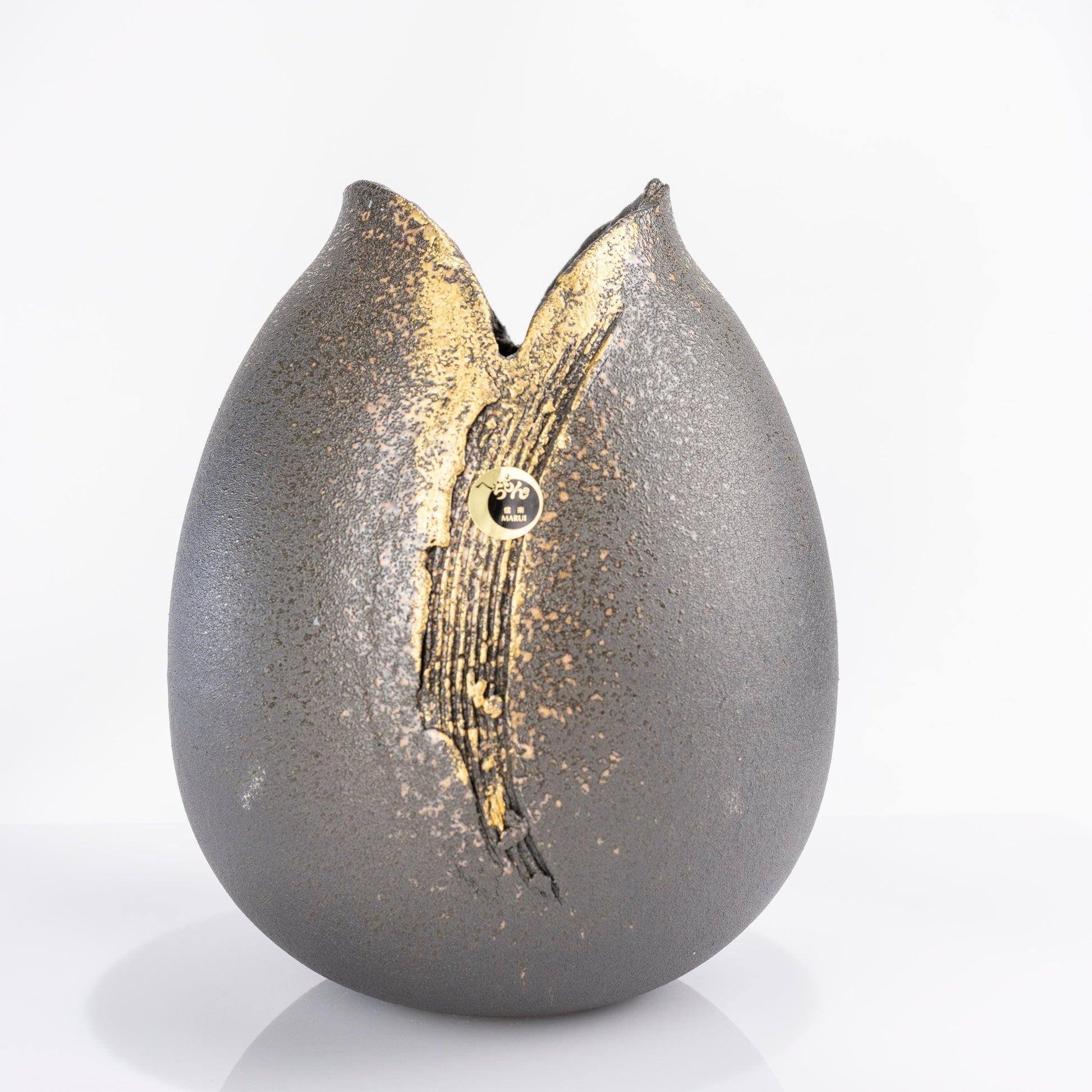 Shigaraki black gold ikebana vase in handmade Japanese stoneware
