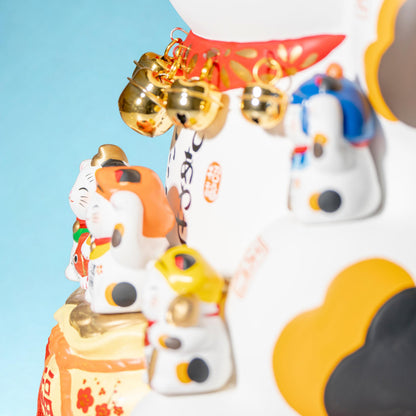 Side body detail of Seven Lucky Gods lucky cat figurine