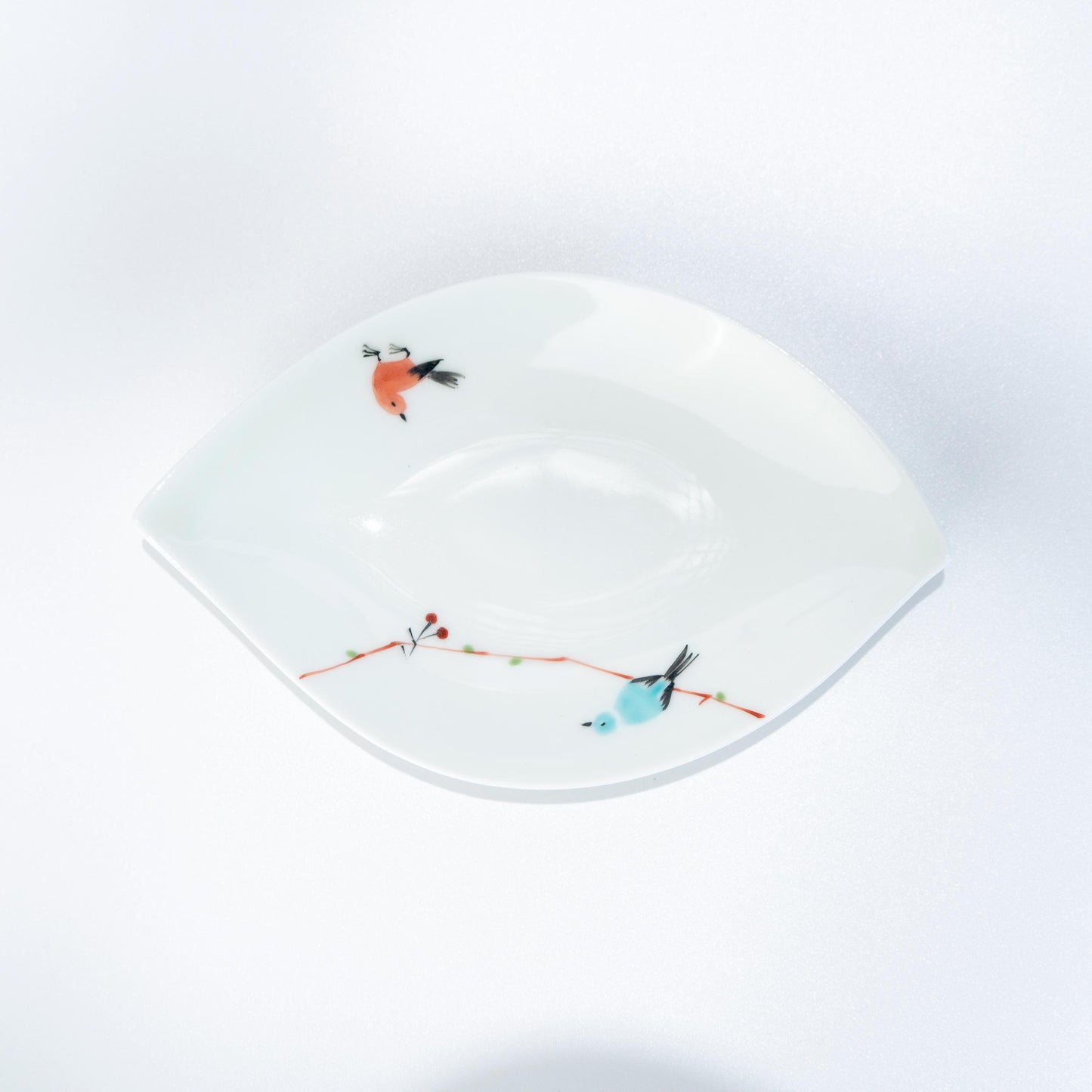 Top view of Arita Tsugumi bird dish showing hand-painted detail