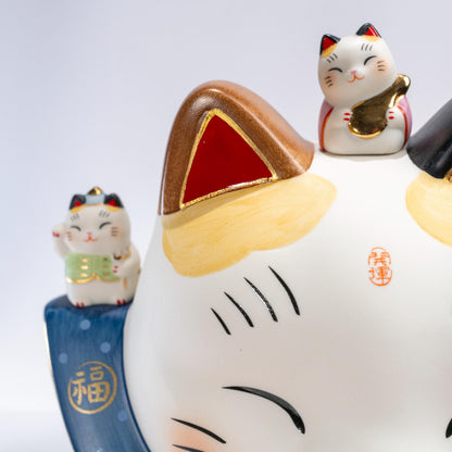 Gift box for large ceramic maneki neko piggy bank