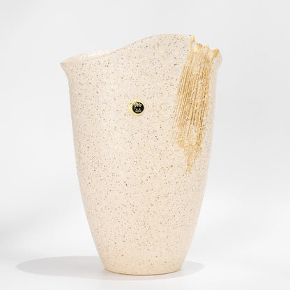 Shigaraki ware white ikebana vase in handmade Japanese stoneware