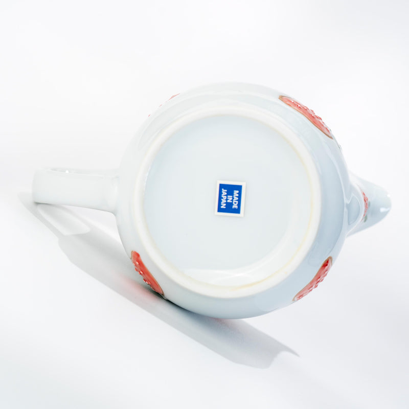 Details of the bottom of the teapot