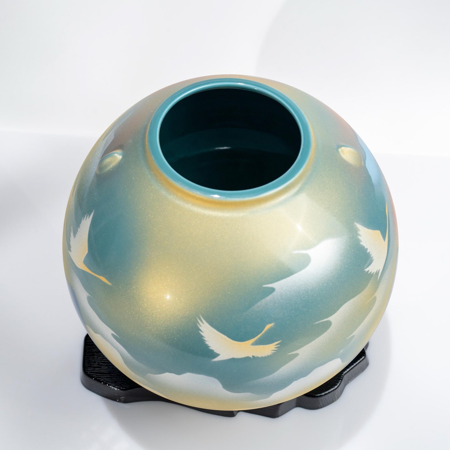 Opening detail of round Kutani flower vase