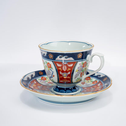 Underside of saucer showing porcelain foot ring and base