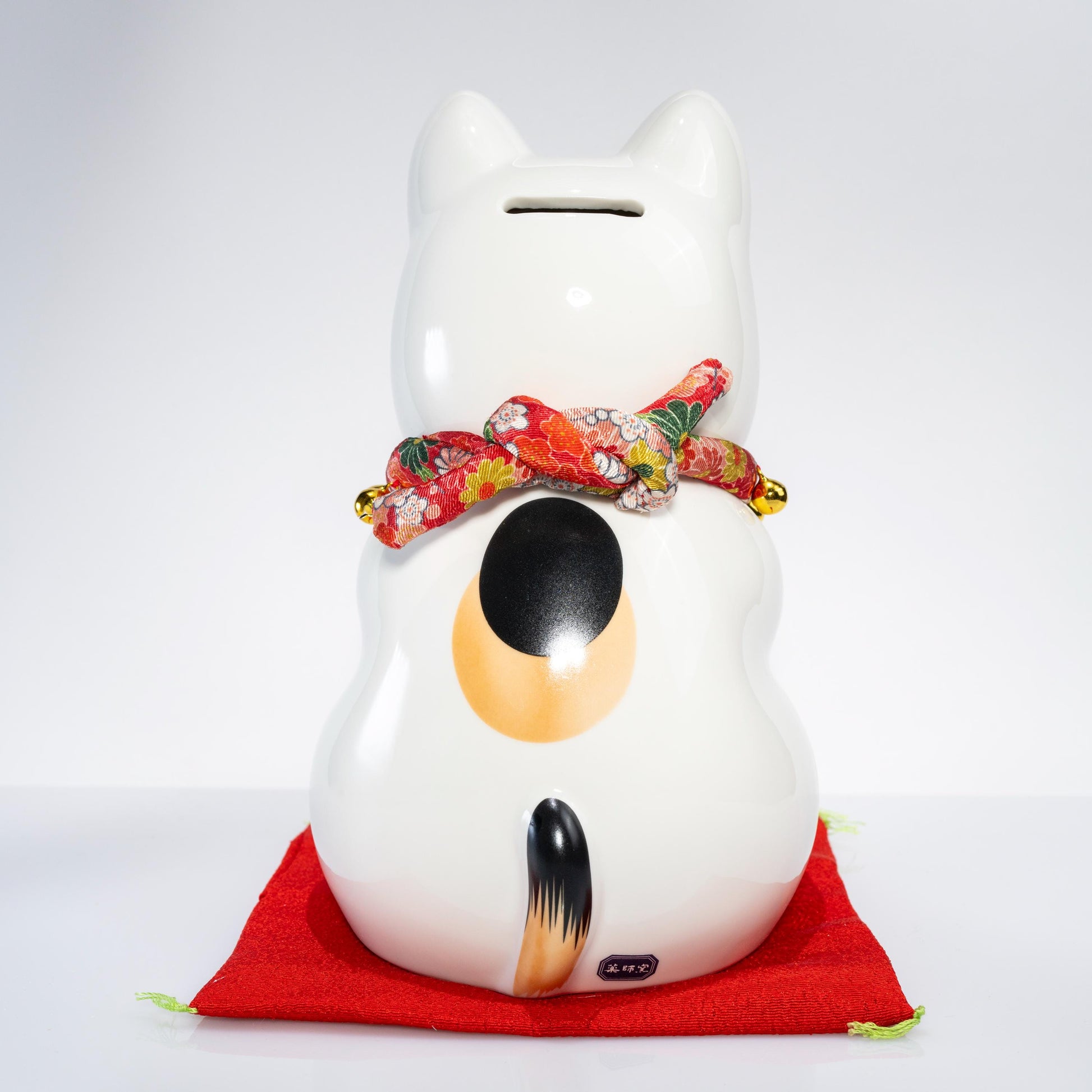Full display view of large maneki neko piggy bank