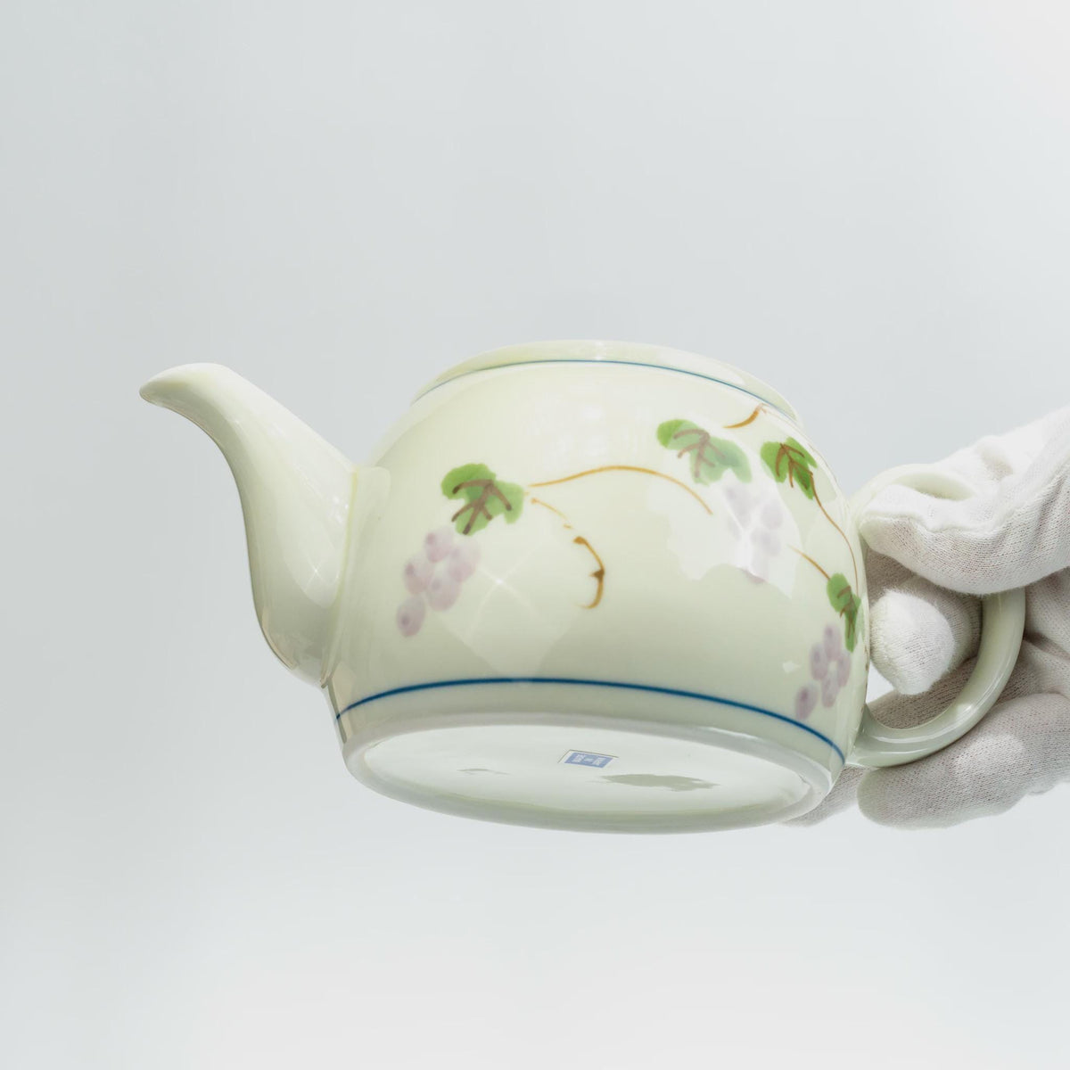 Arita grape tea set with rabbit-lid teapot