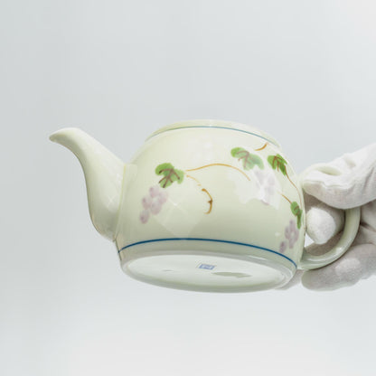 Arita grape tea set with rabbit-lid teapot