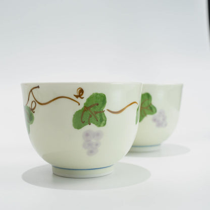 Arita grape tea set with rabbit-lid teapot