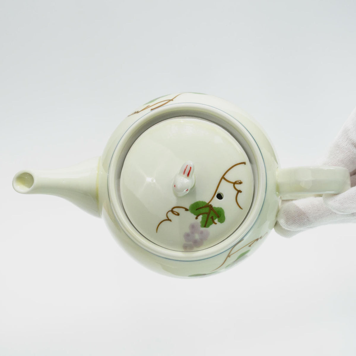 Arita grape tea set with rabbit-lid teapot