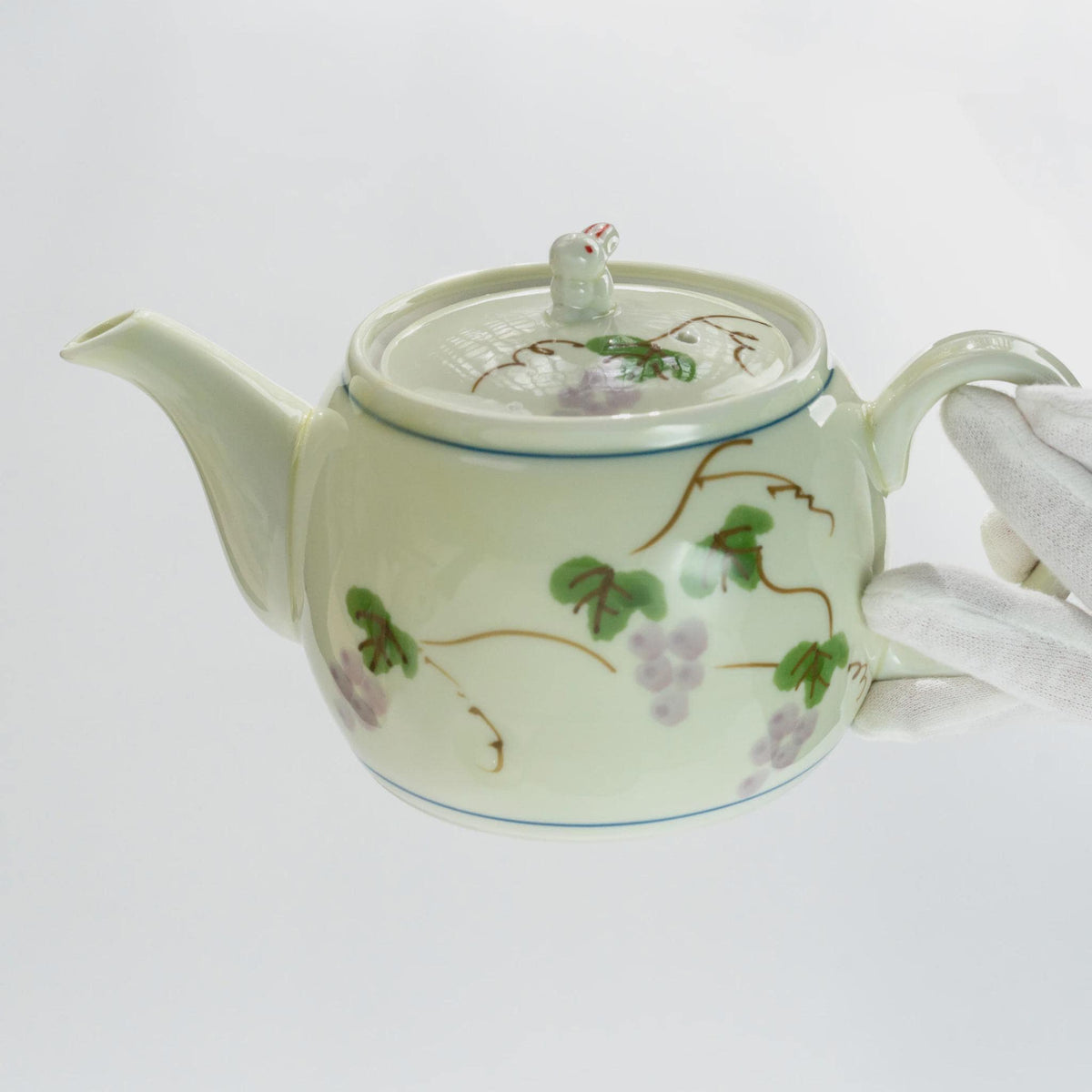 Arita grape tea set with rabbit-lid teapot