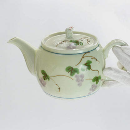 Arita grape tea set with rabbit-lid teapot