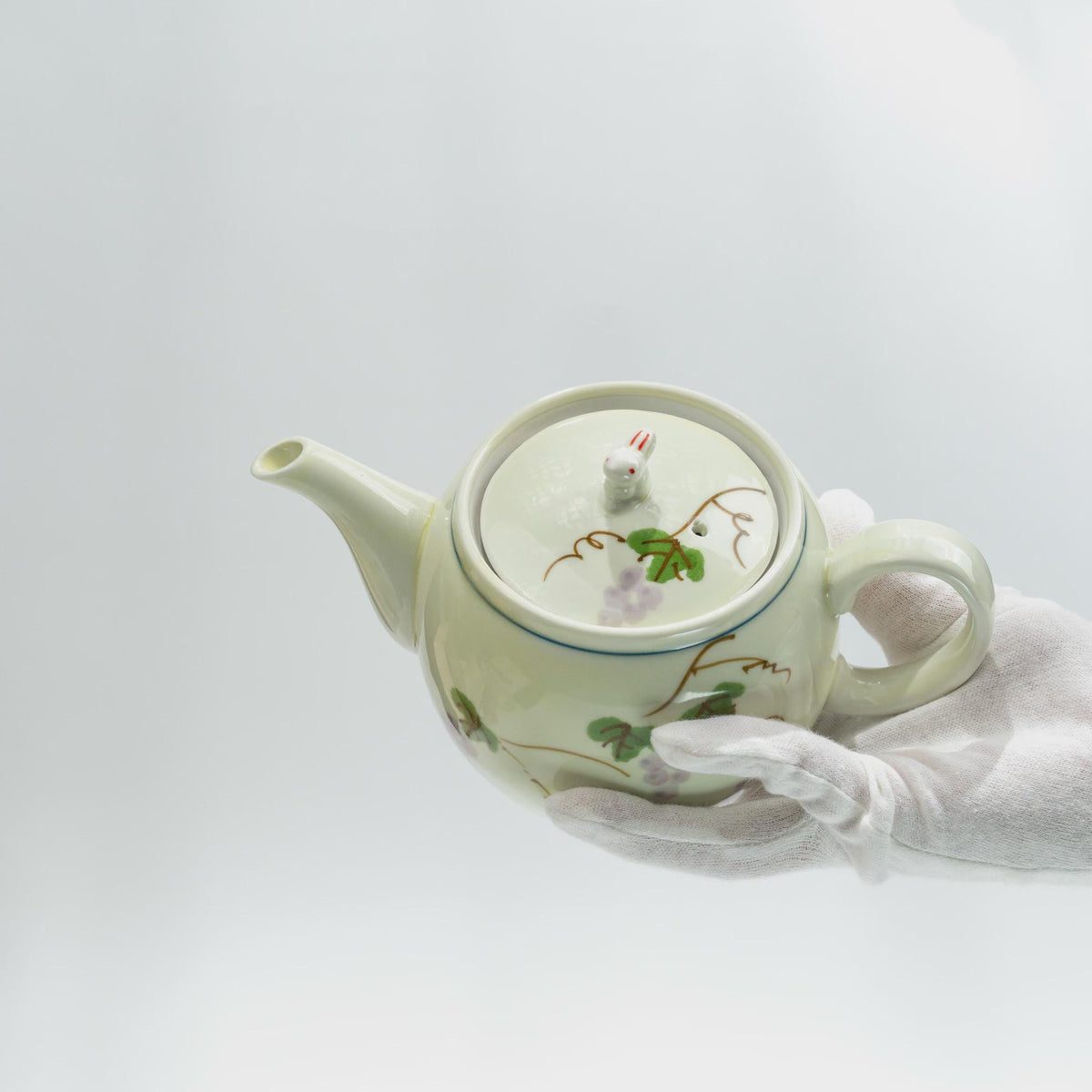 Arita grape tea set with rabbit-lid teapot