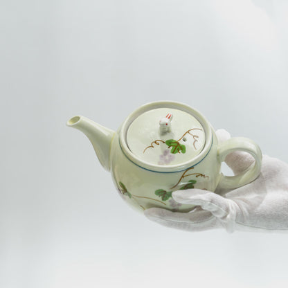 Arita grape tea set with rabbit-lid teapot