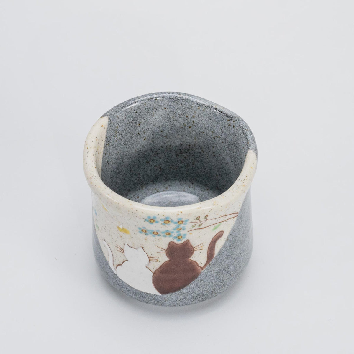 Iroe Yū Hidamari cat yunomi, Kutani ware