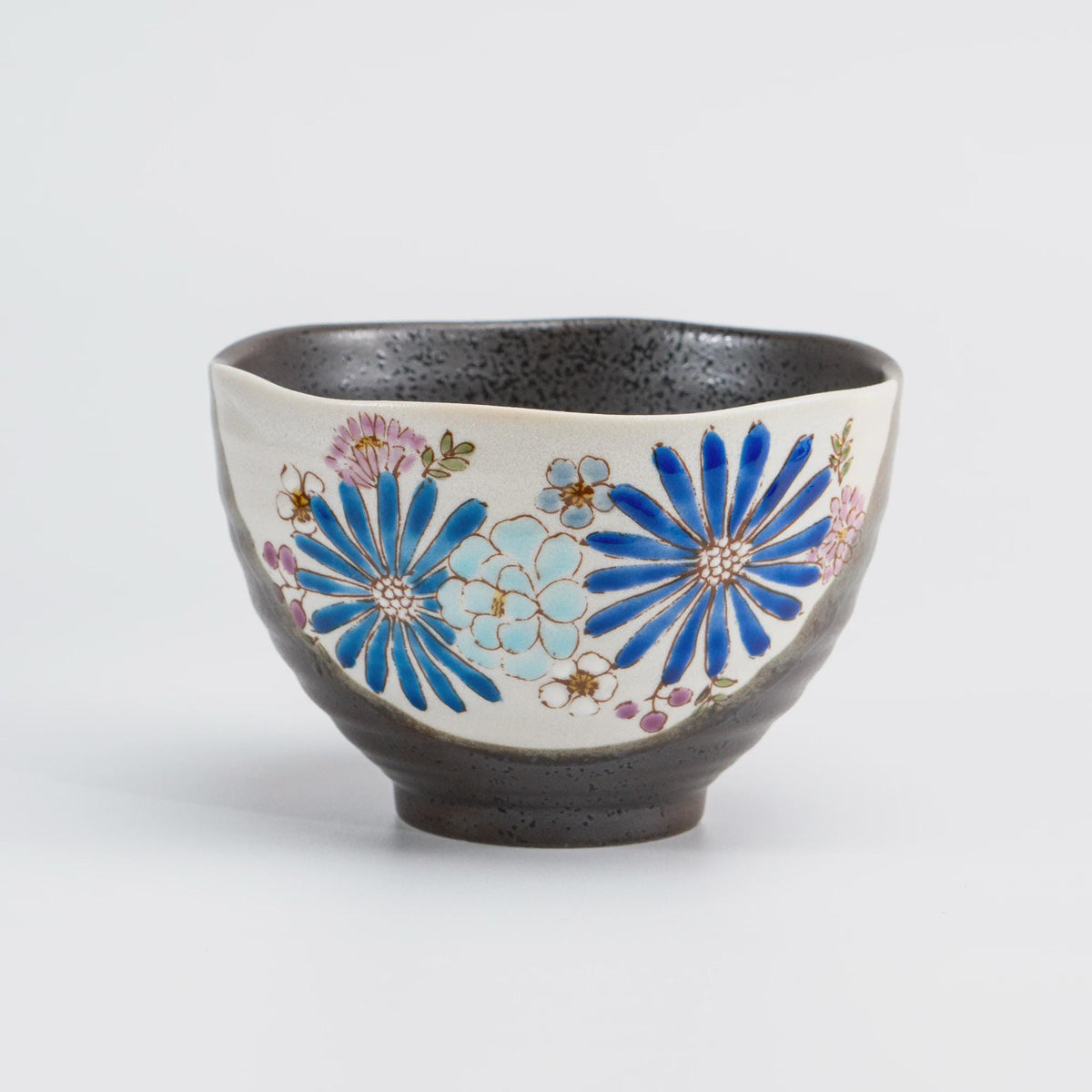 Kutani rice bowl with hand-painted blue flowers on a cream panel, Iroe Yū Hana series