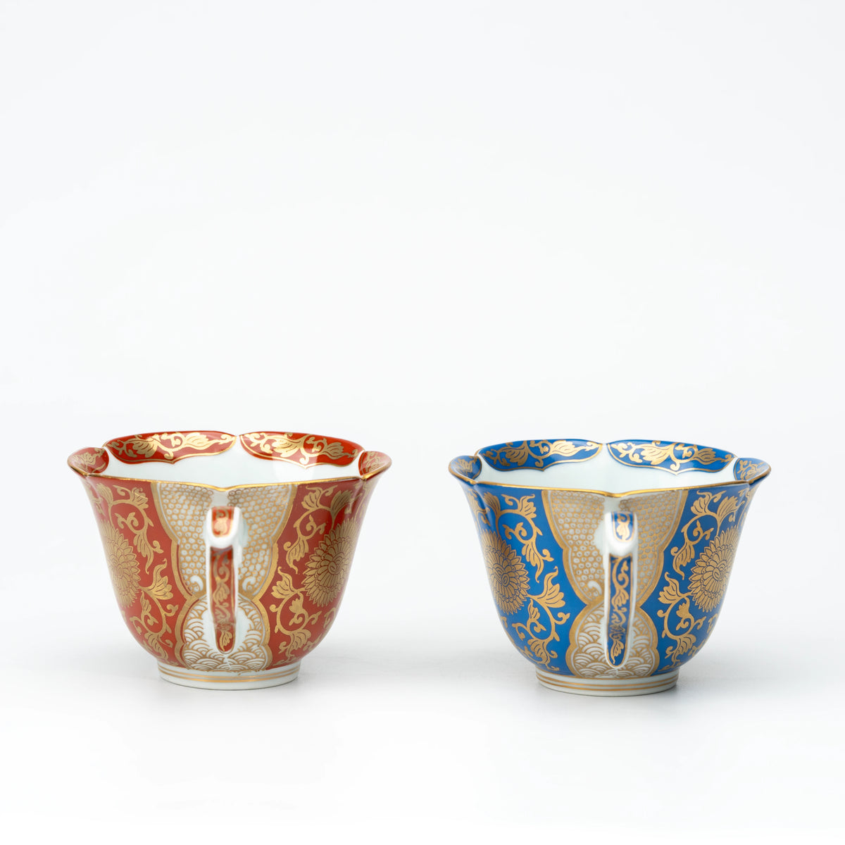 Red and blue gold-patterned cups shown side by side for color comparison.