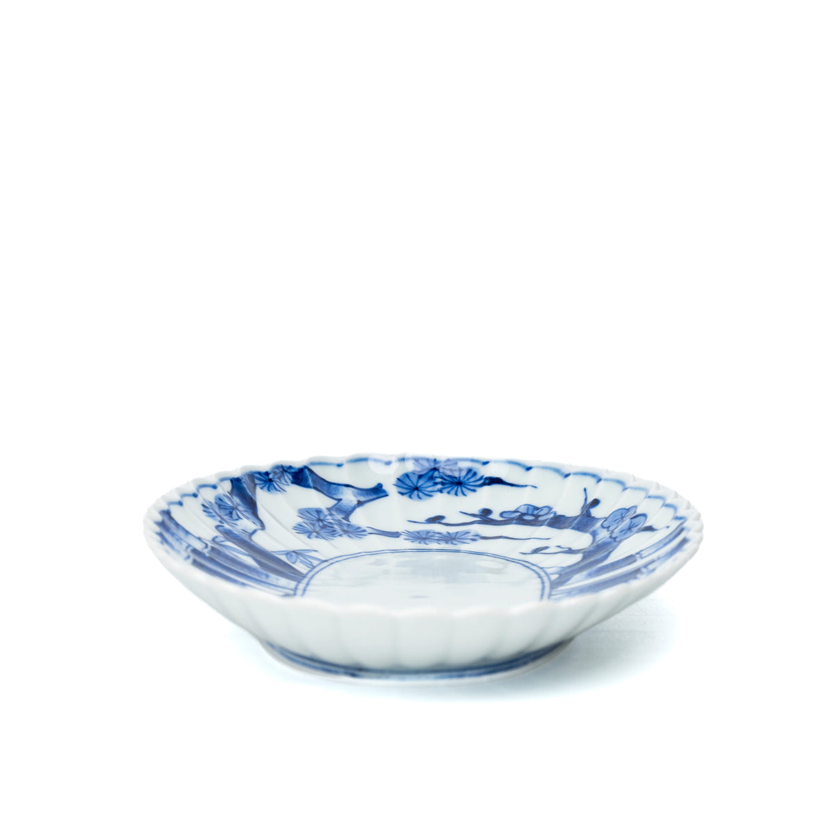 Underside of the blue and white oval platter.