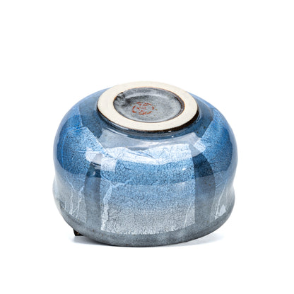 Underside of the blue matcha bowl and its circular foot.