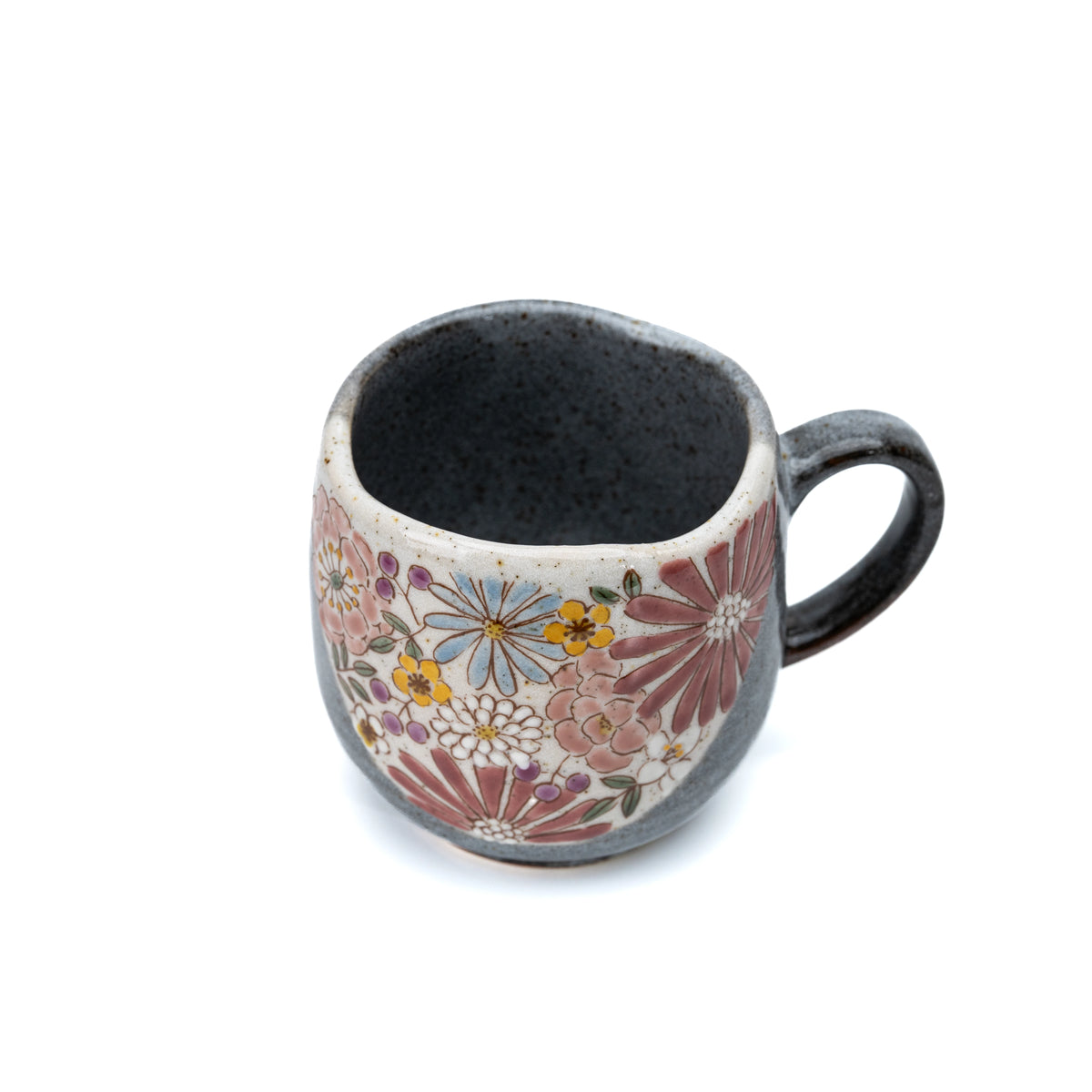 Top view of the red floral Kutani mug.
