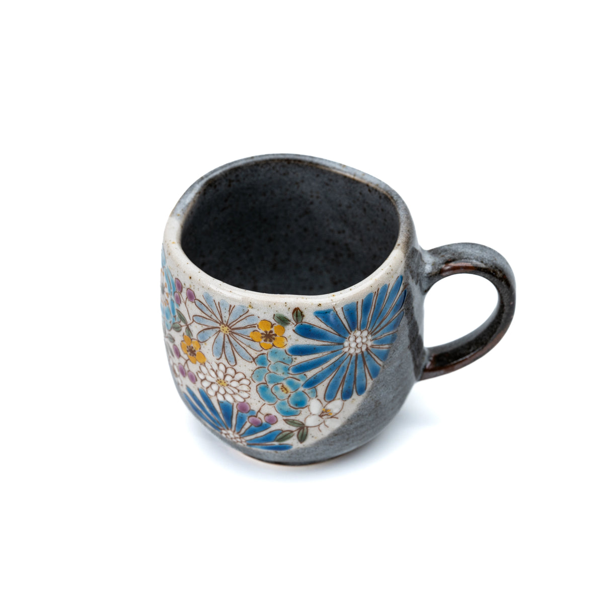 Top view of the blue floral Kutani mug.